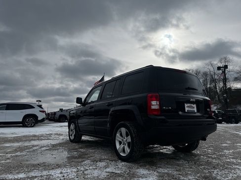 Used 2016 Jeep Patriot Latitude image 10