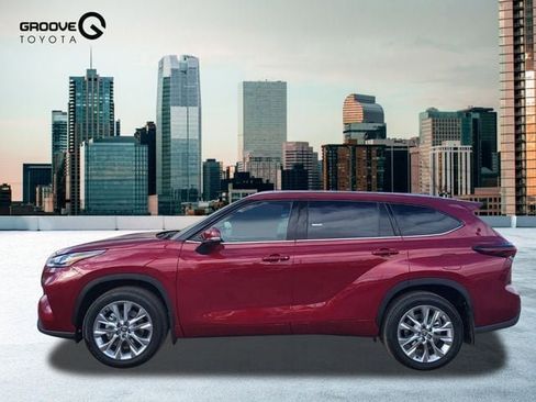 New 2026 Toyota Highlander Limited image 2