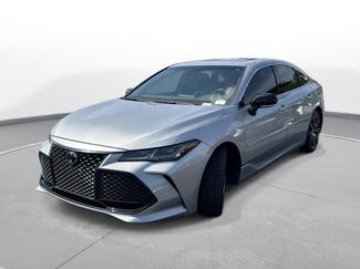 Used 2022 Toyota Avalon Touring w/ Advanced Safety Package video 2