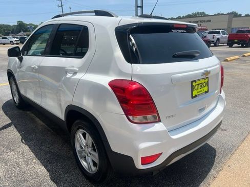 Used 2022 Chevrolet Trax LT w/ LT Convenience Package FWD image 6