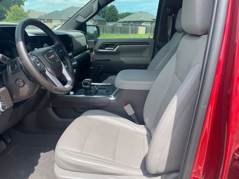 Used 2024 GMC Sierra 1500 SLT AWD/4WD image 9