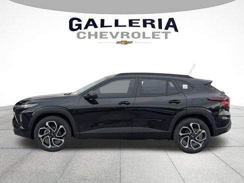 New 2026 Chevrolet Trax RS w/ Sunroof Package FWD image 4