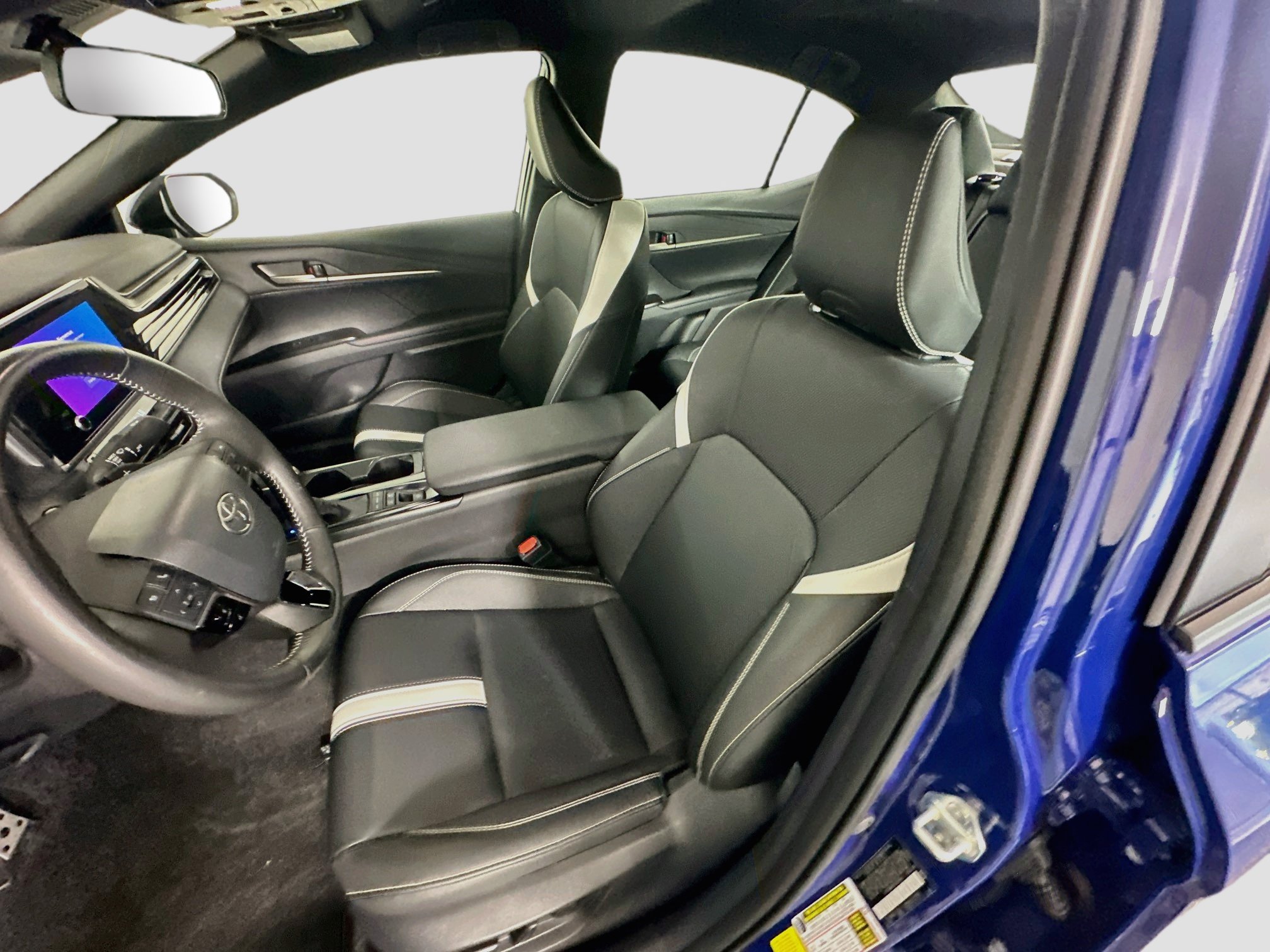 Used 2026 Toyota Camry SE FWD image 13