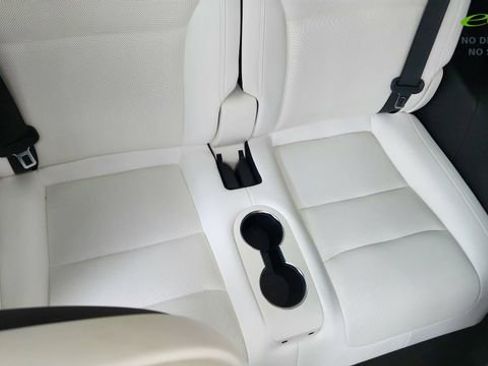 Used 2022 Tesla Model X AWD/4WD image 28
