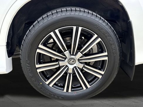 Used 2019 Lexus LX 570 4WD w/ Luxury Package image 24