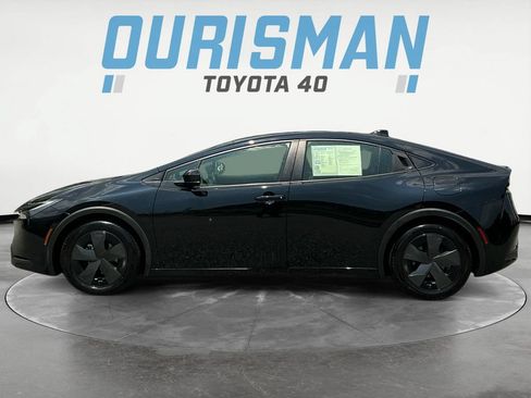 Used 2024 Toyota Prius LE FWD image 4