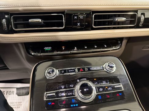 Used 2022 Lincoln Nautilus Reserve w/ Equipment Group 201A image 21