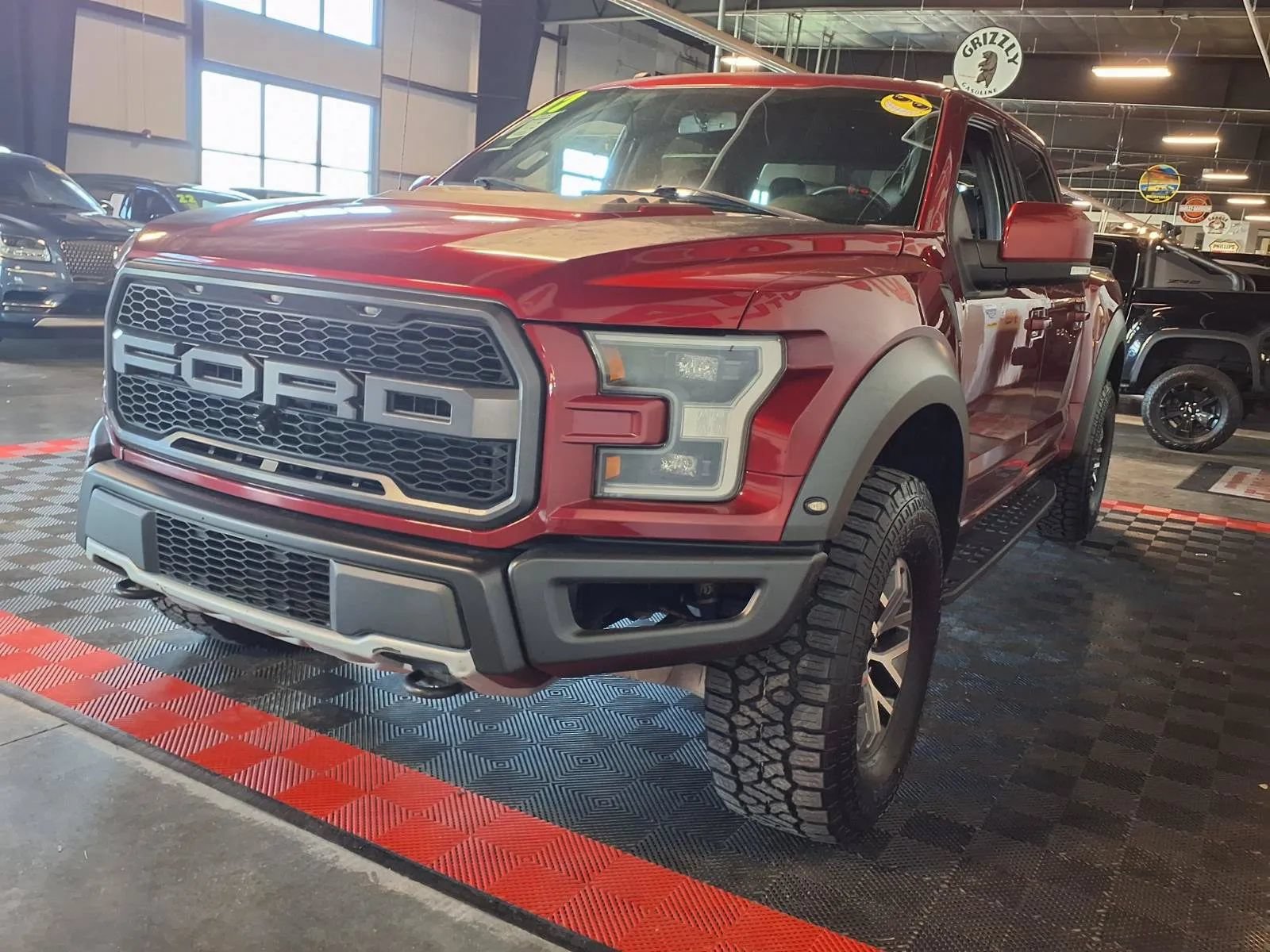 Used 2017 Ford F150 Raptor w/ Equipment Group 802A Luxury AWD/4WD image 4
