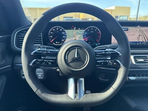 Used 2025 Mercedes-Benz GLS 450 4MATIC image 8