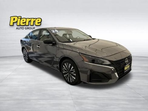 Used 2024 Nissan Altima 2.5 SV FWD image 6