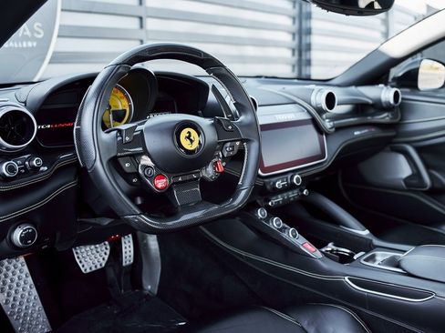 Used 2018 Ferrari GTC4Lusso T image 2