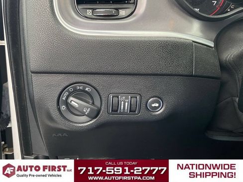 Used 2019 Dodge Charger SXT w/ Blacktop Package AWD/4WD image 28