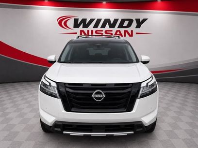 Used 2024 Nissan Pathfinder SL w/ Black Appearance Package