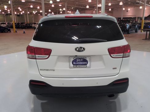 Used 2018 Kia Sorento AWD image 4