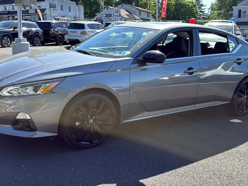 Certified 2022 Nissan Altima 2.5 SR w/ Midnight Edition Package FWD image 3