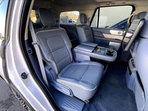 Used 2019 Lincoln Navigator Black Label image 18