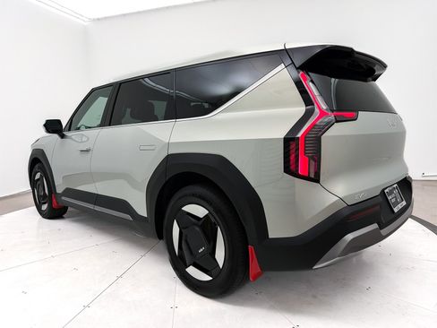 Used 2024 Kia EV9 Light Long Range image 15