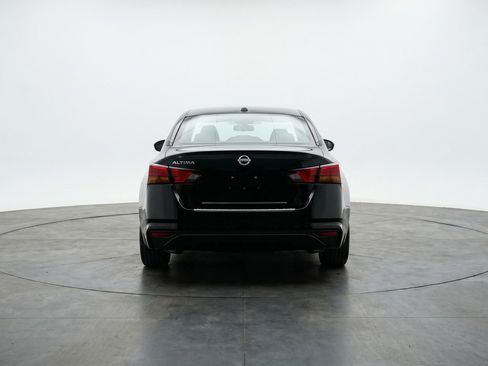 Used 2025 Nissan Altima 2.5 SV FWD image 7