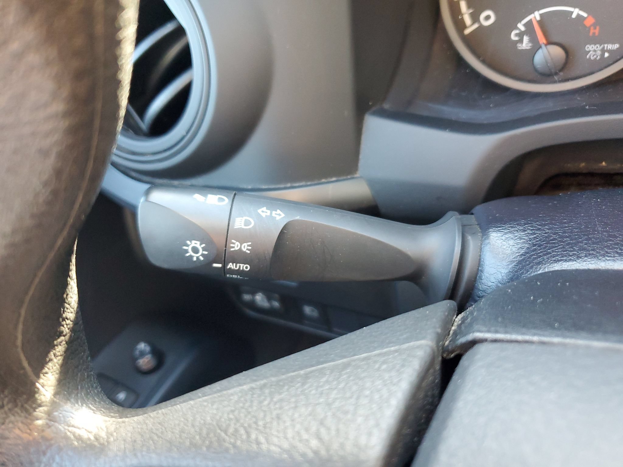 Used 2022 Toyota Tacoma SR AWD/4WD image 25