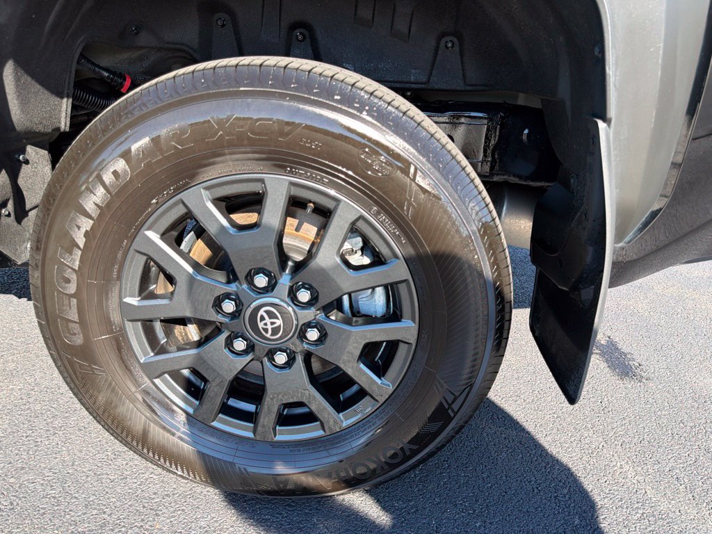 Used 2025 Toyota 4Runner SR5 AWD/4WD image 44