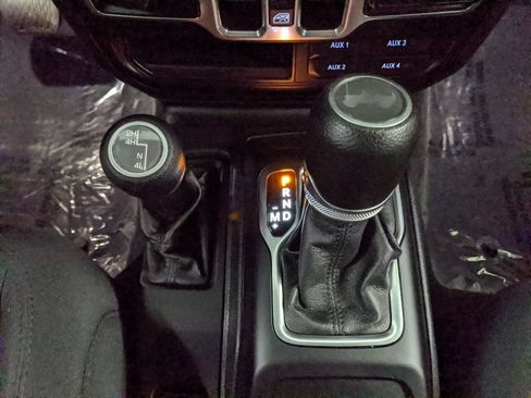 Used 2022 Jeep Wrangler Unlimited Sport AWD/4WD image 9