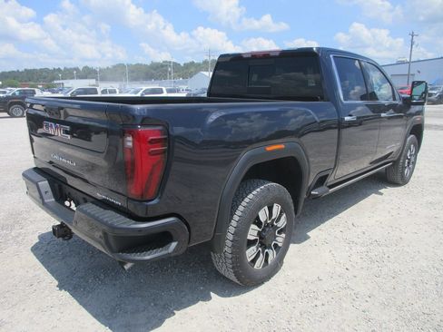 New 2026 GMC Sierra 2500 Denali w/ Denali Reserve Package AWD/4WD image 4