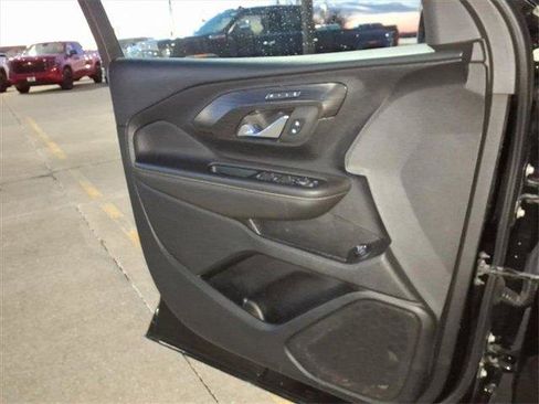 Used 2023 GMC Terrain SLT image 19