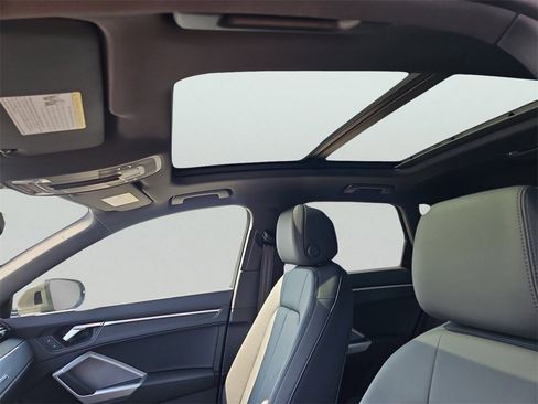 New 2025 Audi Q3 2.0T Premium image 7