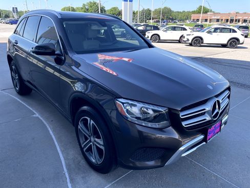 Used 2016 Mercedes-Benz GLC 300 image 4