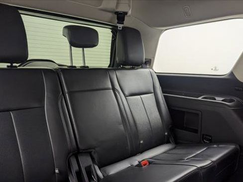 Used 2024 Ford Expedition XLT image 21