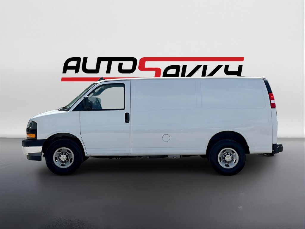 Used 2024 Chevrolet Express 2500 w/ Driver Convenience Package RWD image 4