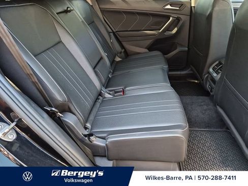 Used 2024 Volkswagen Tiguan SE AWD/4WD image 27