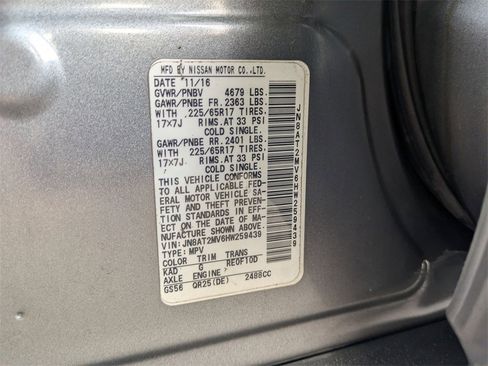 Used 2017 Nissan Rogue S image 23