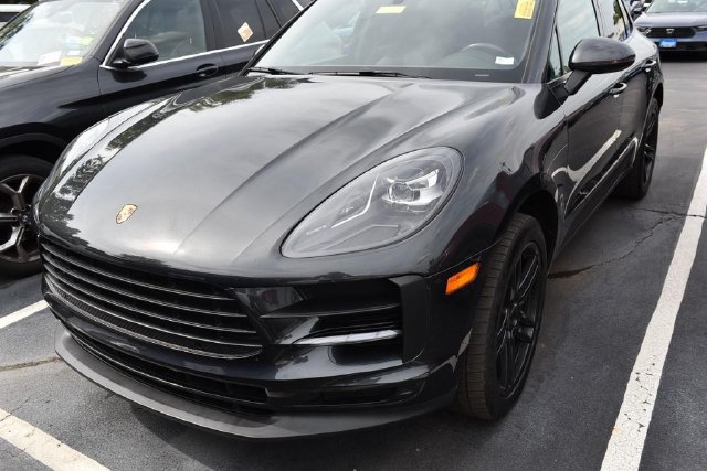 Used 2020 Porsche Macan AWD/4WD image 3