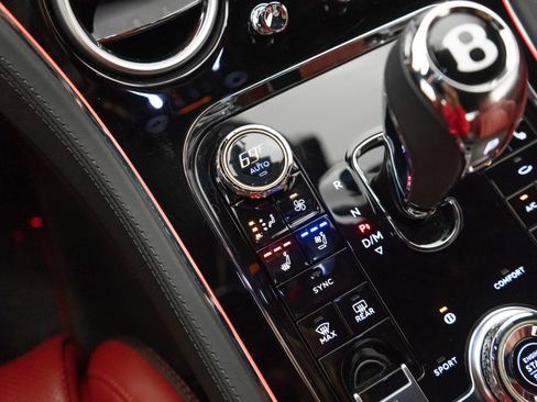 Used 2024 Bentley Continental GT V8 image 30