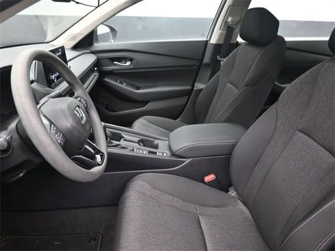Used 2025 Honda Accord SE image 17