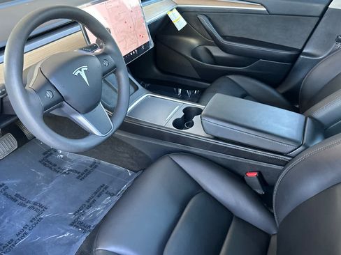 Used 2023 Tesla Model 3 Standard Range RWD image 11