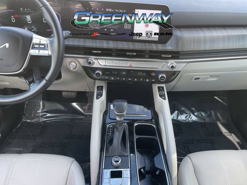 Used 2024 Kia Telluride EX w/ EX Captain's Chair Package FWD image 14