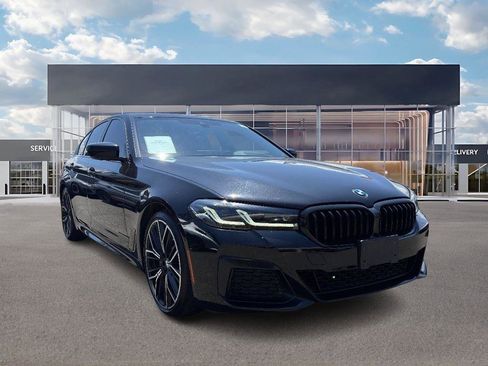 Used 2022 BMW 530i w/ Executive Package image 3