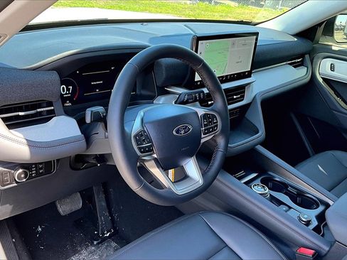 New 2025 Ford Explorer Active w/ Active Comfort Package image 5