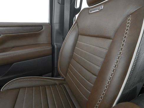 Used 2026 GMC Yukon XL Denali Ultimate w/ LPO, Floor Liner Package AWD/4WD image 29