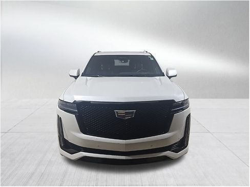 Certified 2024 Cadillac Escalade ESV Sport Platinum image 3