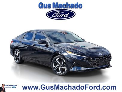 Used 2023 Hyundai Elantra Limited w/ Preferred Accessory Package