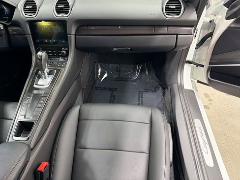 Used 2024 Porsche 718 Cayman image 17