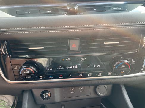 Certified 2024 Nissan Rogue SL w/ SL Premium Package image 19