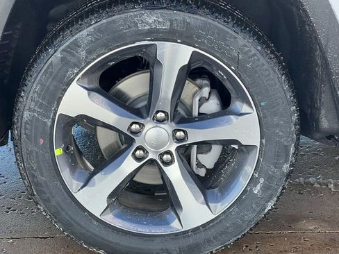 New 2026 Jeep Grand Cherokee Limited AWD/4WD image 6
