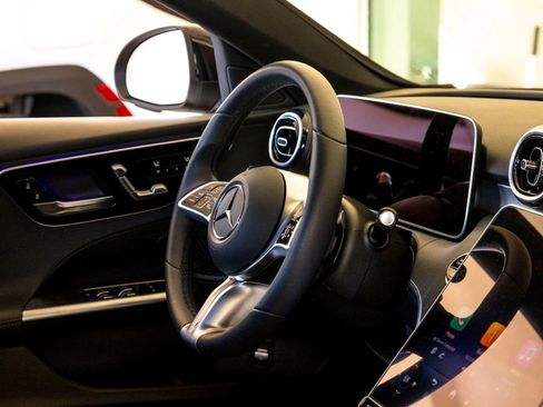 Used 2025 Mercedes-Benz C 300 Sedan image 20