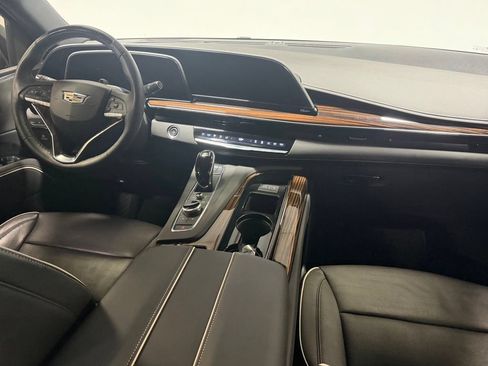 Used 2024 Cadillac Escalade Premium Luxury AWD/4WD image 28