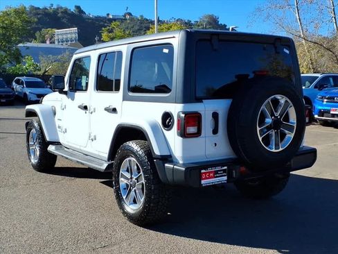 Used 2018 Jeep Wrangler Unlimited Sahara image 7