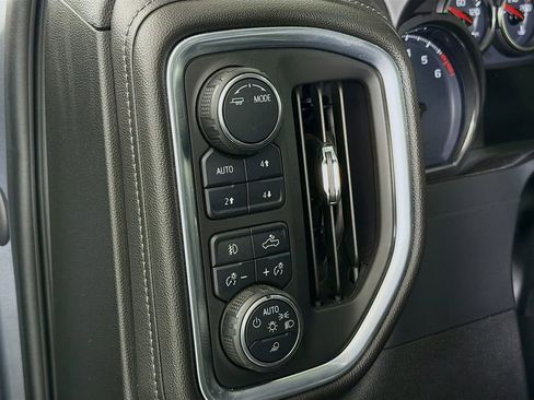 Used 2020 Chevrolet Silverado 1500 RST image 12